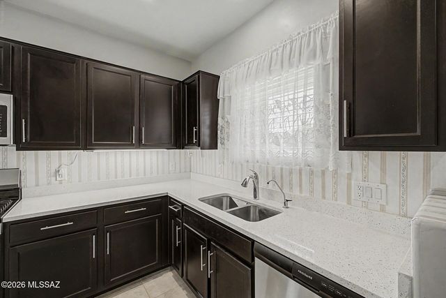 4255 E White Water Drive, Tucson, AZ 85706