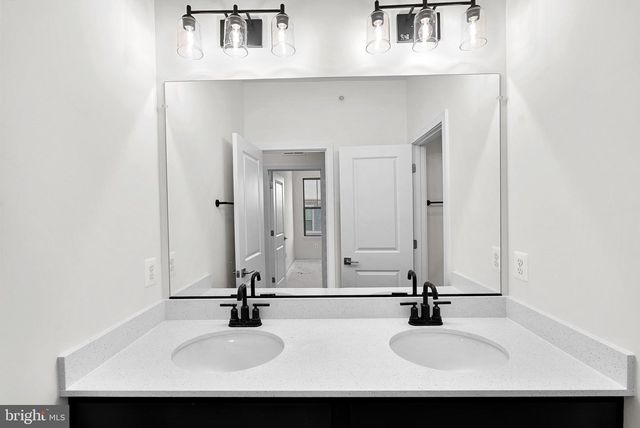 19765 SEPIA SQ, Ashburn, VA 20147