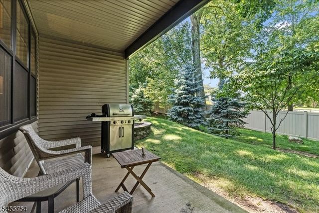 103 Mariners Pointe, Hopatcong Boro, NJ 07843