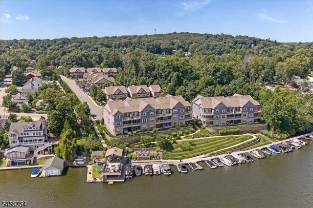 103 Mariners Pointe, Hopatcong Boro, NJ 07843