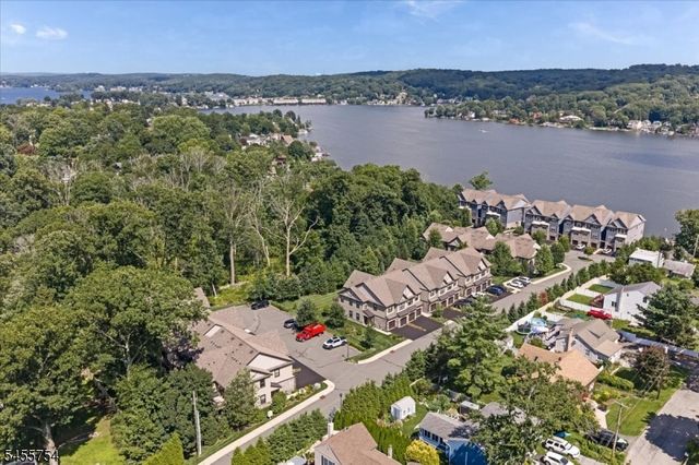103 Mariners Pointe, Hopatcong Boro, NJ 07843