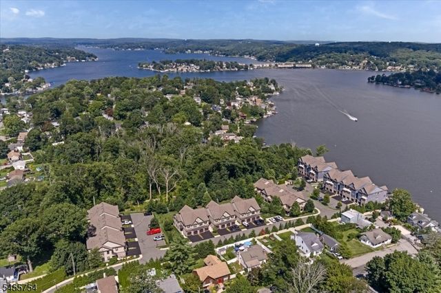 103 Mariners Pointe, Hopatcong Boro, NJ 07843