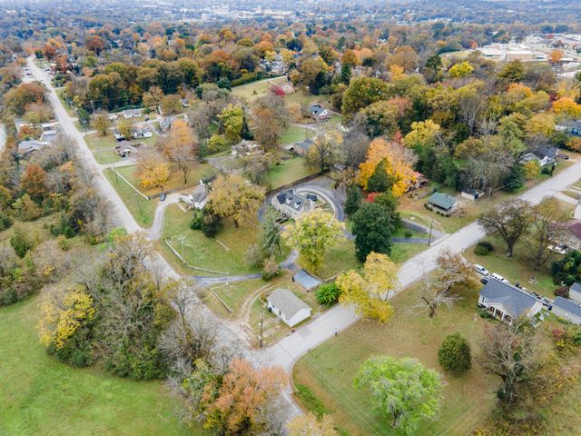 1013 Riverside Dr, Columbia, TN 38401