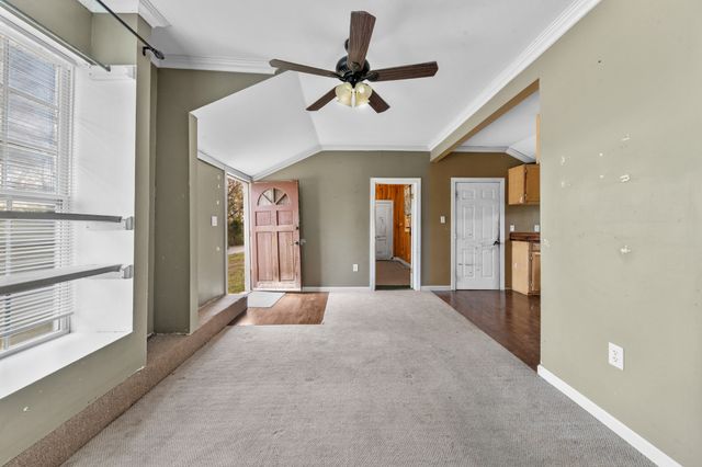 1013 Riverside Dr, Columbia, TN 38401