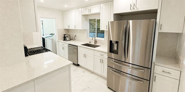8428 Hollywood, West Hollywood, CA 90069