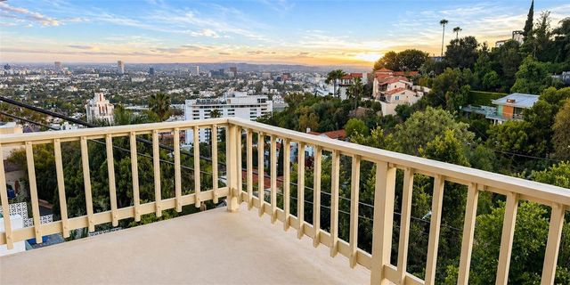 8428 Hollywood, West Hollywood, CA 90069