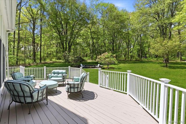44 Scofield Road, Pound Ridge, NY 10576