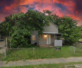 429 W 6th Street, Muncie, IN 47302