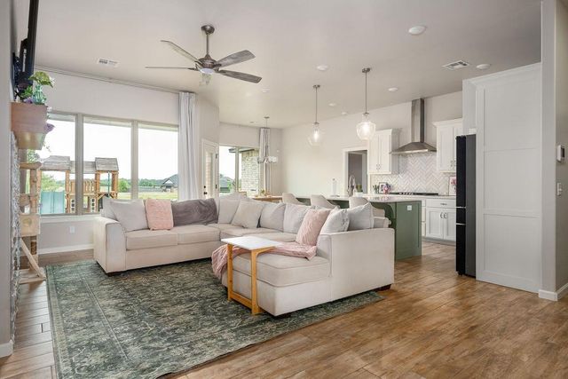 4604 Bermuda Drive, Mustang, OK 73064