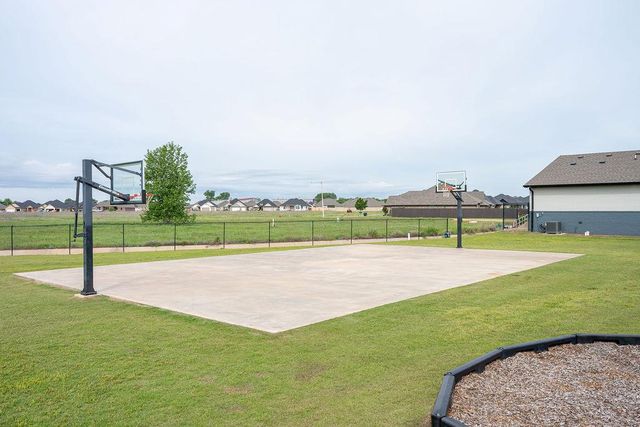 4604 Bermuda Drive, Mustang, OK 73064