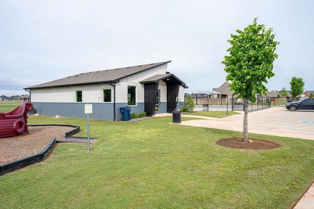 4604 Bermuda Drive, Mustang, OK 73064
