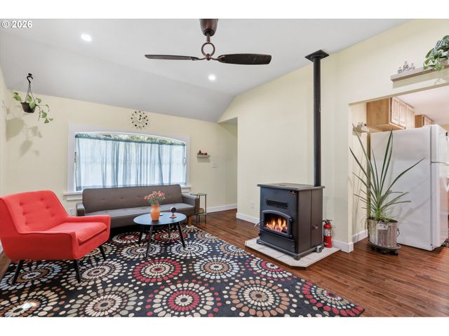 13903 REDLAND Rd, Oregon City, OR 97045