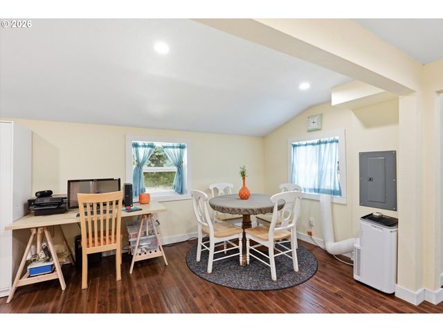 13903 REDLAND Rd, Oregon City, OR 97045