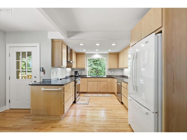 13903 REDLAND Rd, Oregon City, OR 97045