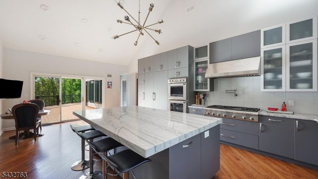 17 Nottingham Way, Warren Twp., NJ 07059