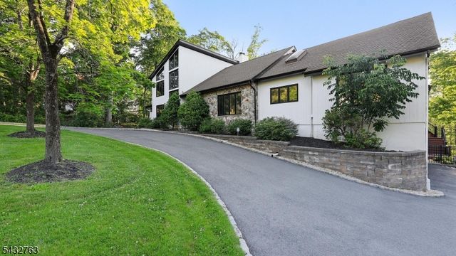 17 Nottingham Way, Warren Twp., NJ 07059