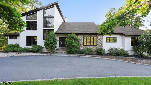 17 Nottingham Way, Warren Twp., NJ 07059