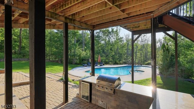 17 Nottingham Way, Warren Twp., NJ 07059