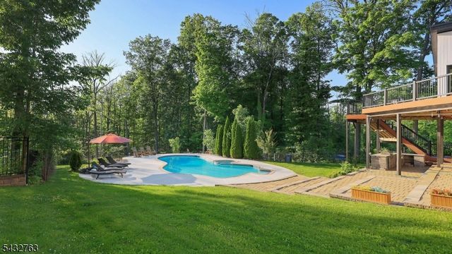 17 Nottingham Way, Warren Twp., NJ 07059