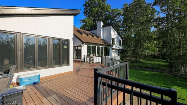 17 Nottingham Way, Warren Twp., NJ 07059