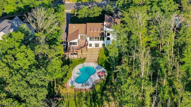 17 Nottingham Way, Warren Twp., NJ 07059