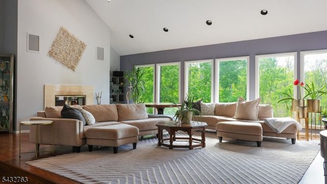 17 Nottingham Way, Warren Twp., NJ 07059
