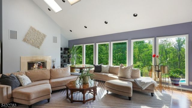17 Nottingham Way, Warren Twp., NJ 07059