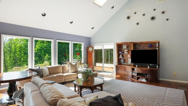 17 Nottingham Way, Warren Twp., NJ 07059