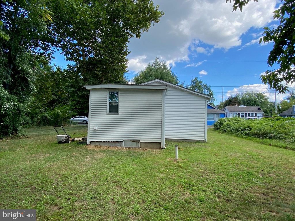 114 DEMING AVE, Penns Grove, NJ 08069