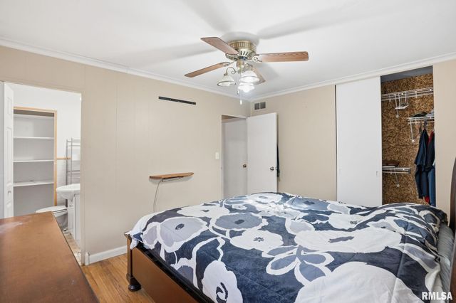 3900 28TH Street, Rock Island, IL 61201