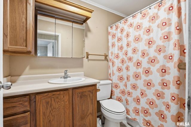 3900 28TH Street, Rock Island, IL 61201