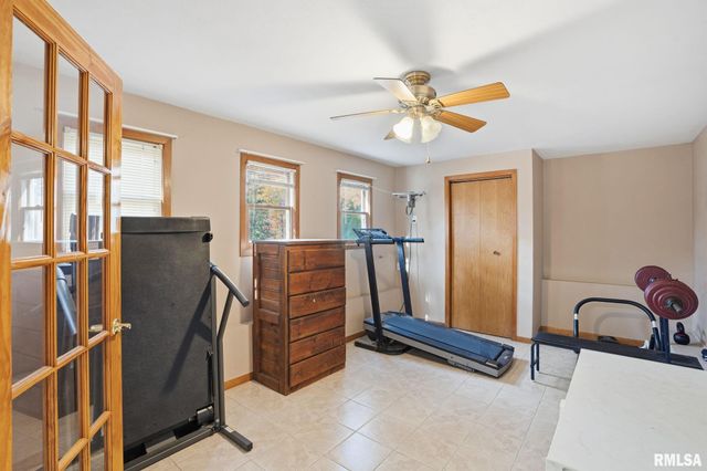 3900 28TH Street, Rock Island, IL 61201