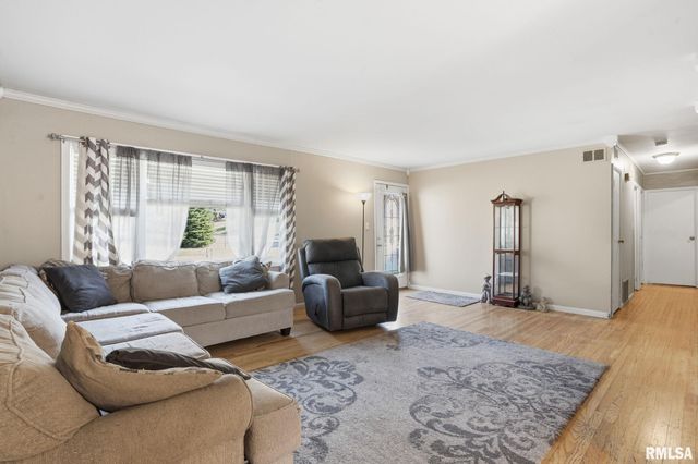 3900 28TH Street, Rock Island, IL 61201