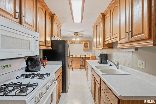 3900 28TH Street, Rock Island, IL 61201