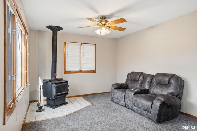 3900 28TH Street, Rock Island, IL 61201