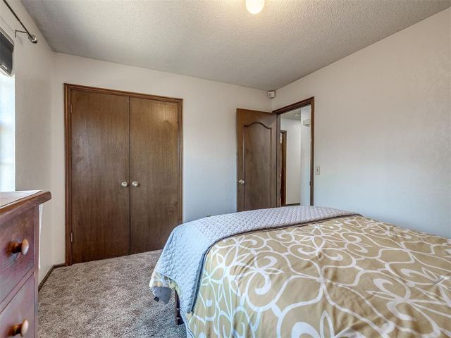 8201 Willow Creek Boulevard, Oklahoma City, OK 73162