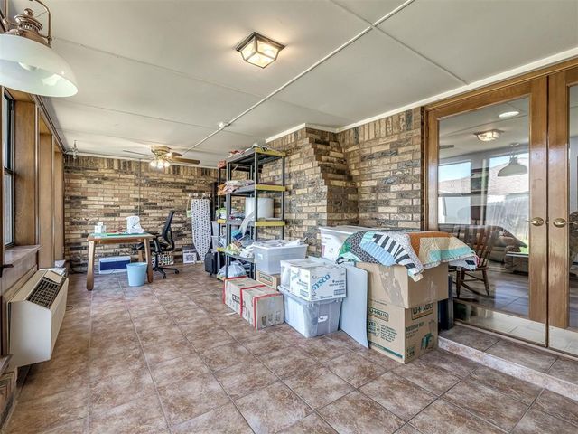 8201 Willow Creek Boulevard, Oklahoma City, OK 73162