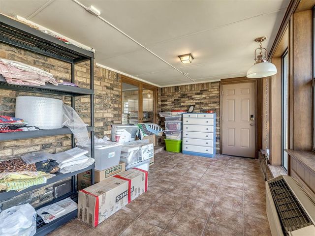 8201 Willow Creek Boulevard, Oklahoma City, OK 73162