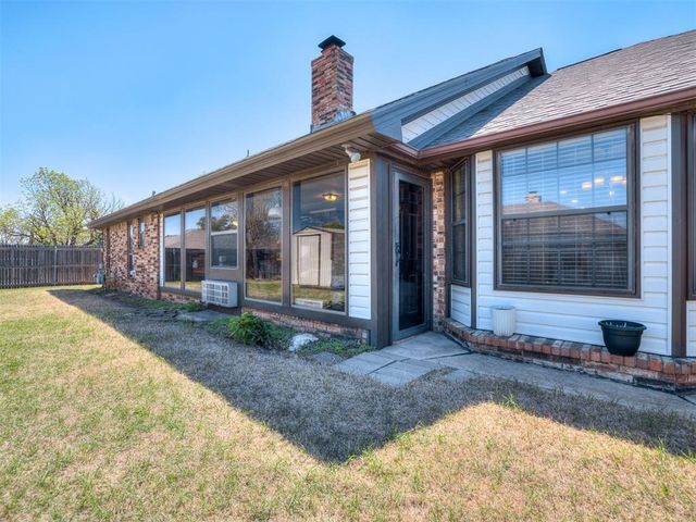 8201 Willow Creek Boulevard, Oklahoma City, OK 73162