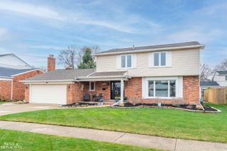 23275 N Rosedale Court, St Clair Shores, MI 48080