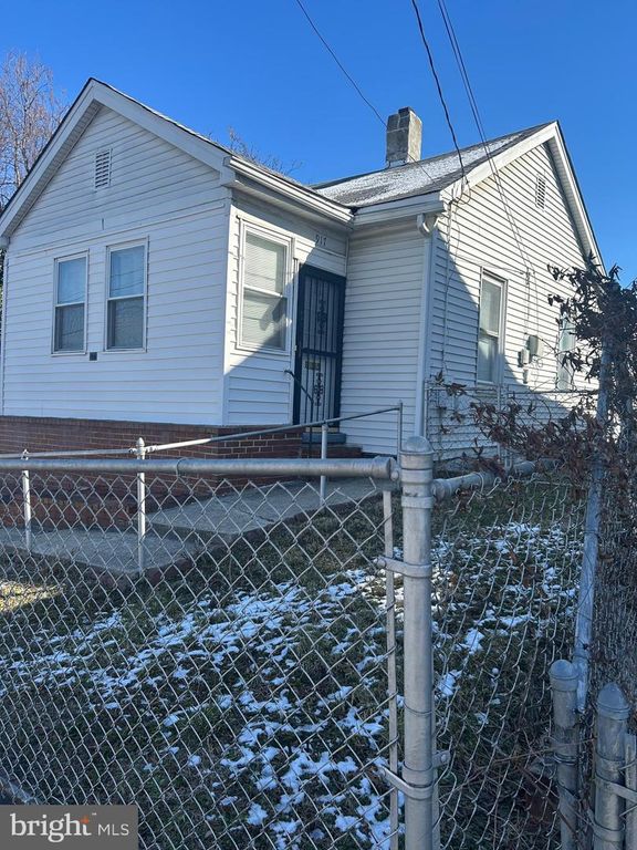 917 47TH PL NE, Washington, DC 20019