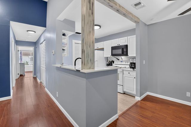 815 W BOYNTON BEACH Boulevard 15-202, Boynton Beach, FL 33426