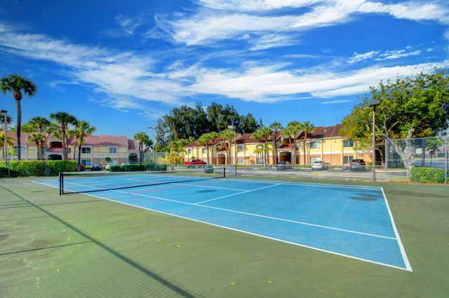 815 W BOYNTON BEACH Boulevard 15-202, Boynton Beach, FL 33426