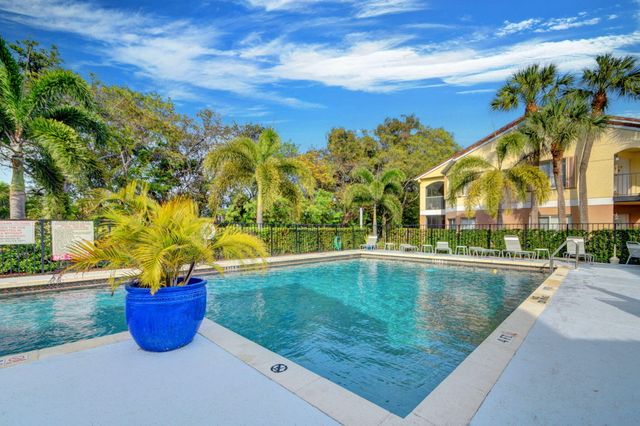 815 W BOYNTON BEACH Boulevard 15-202, Boynton Beach, FL 33426