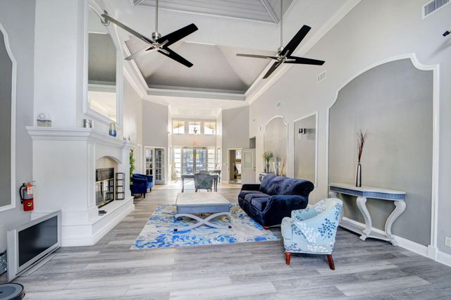 815 W BOYNTON BEACH Boulevard 15-202, Boynton Beach, FL 33426