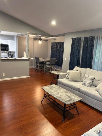 815 W BOYNTON BEACH Boulevard 15-202, Boynton Beach, FL 33426