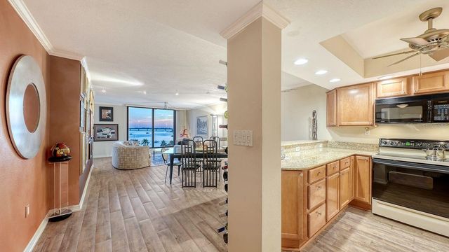 707 S GULFSTREAM AVENUE 705, Sarasota, FL 34236
