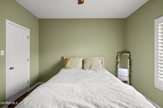 1000 SUN RIDGE Drive, El Paso, TX 79912
