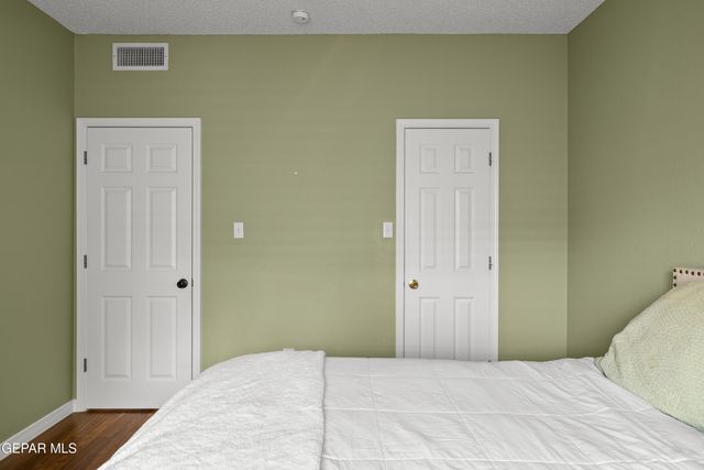 1000 SUN RIDGE Drive, El Paso, TX 79912
