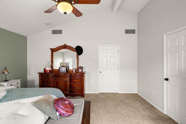 1000 SUN RIDGE Drive, El Paso, TX 79912